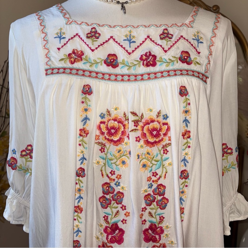 Savannah Jane Embroidered White Blouse NWOT - Picture 7 of 15